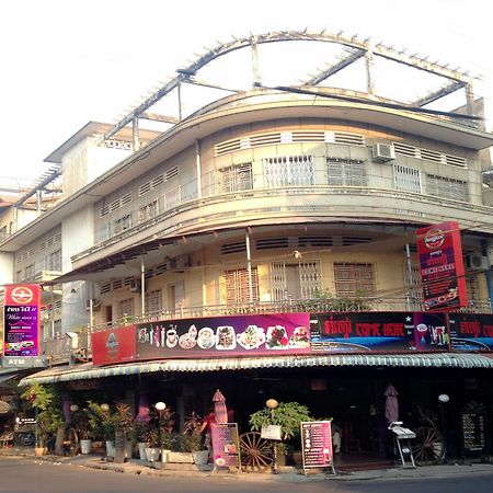 White River II Hostel พนมเปญ ภายนอก รูปภาพ