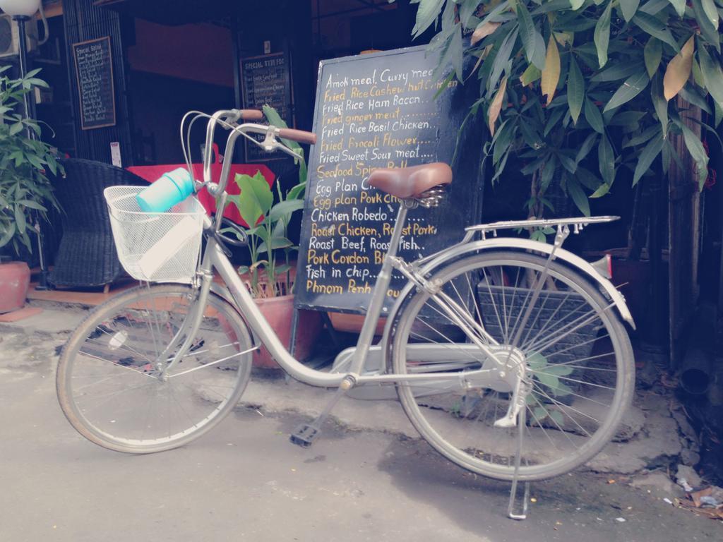 White River II Hostel พนมเปญ ภายนอก รูปภาพ